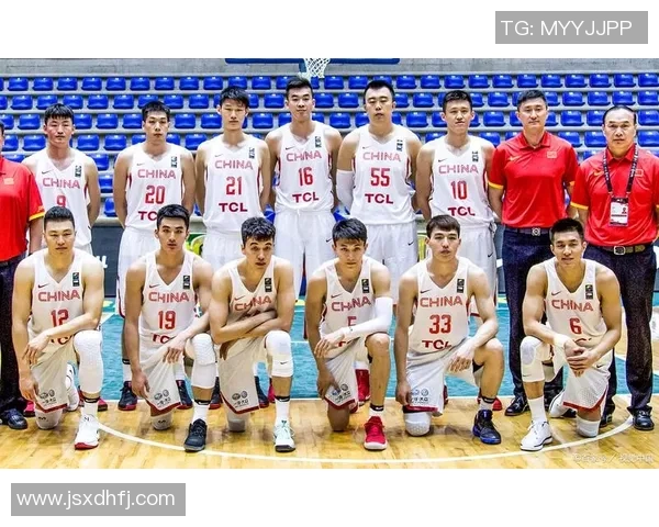 上海男篮与四川男篮激战正酣谁将赢得这场篮球巅峰对决